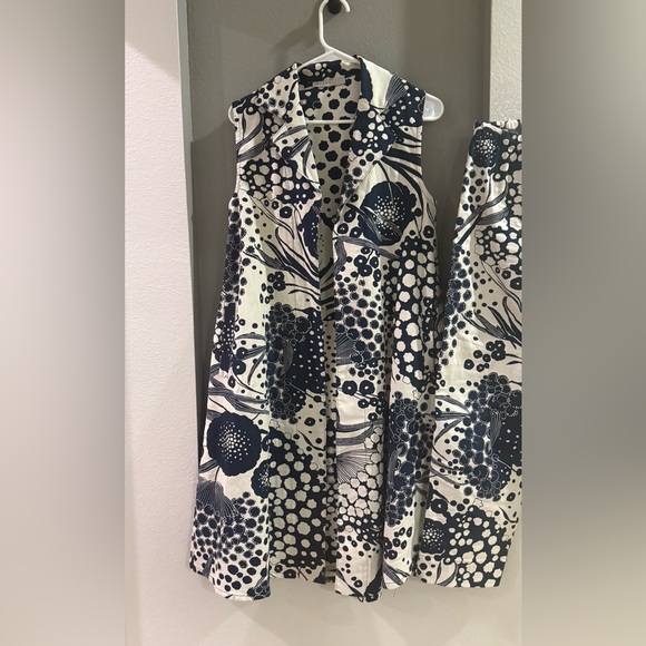 Bryn Walker Crop Pant and vest in Blu Fiori D'Acqua - Picture 3 of 6